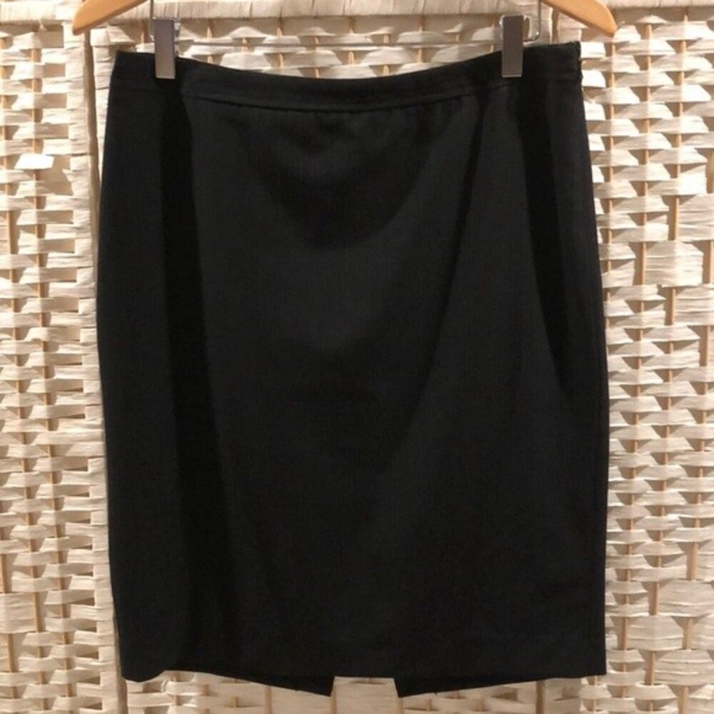 The Limited Dark Navy Pinstripe Knee Length Skirt Size 6